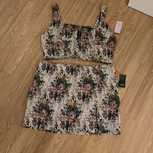 Crop top with hook closure